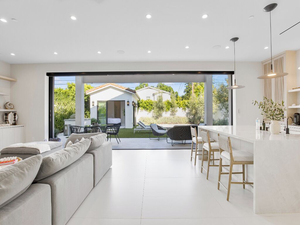 Villa (5 Bedrooms) | Exterior
