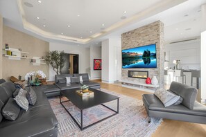 House (6 Bedrooms) | Exterior - Zorada (Los Angeles)