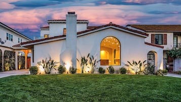 Villa (4 Bedrooms) | Außenbereich