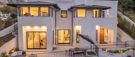 Villa (3 Bedrooms) | Front of property