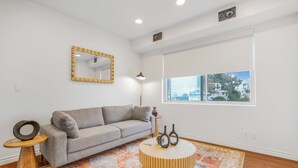 Unclassified image, 4 of 49, button - Franklin Mediterranean Villa (West Hollywood)
