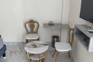 Habitación doble Deluxe, vista al jardín | Interior