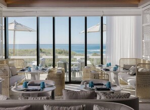 Dining - Elegance Oceanview 2BR Suite -The Langham +Parking (Surfers Paradise)