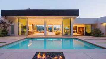 Apartamento (5 Bedrooms) | Fachada