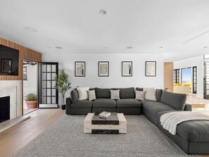 Apartment (5 Bedrooms) | Exterior - Villa Costera (Malibu)