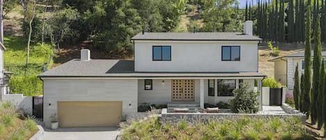 Apartment (4 Bedrooms) | Front of property