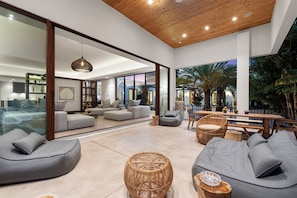 Exterior - Villa Maroc (Miami)