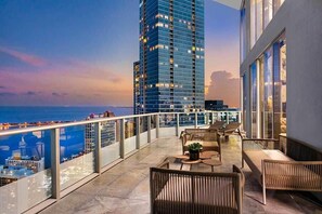Exterior - Infinity Penthouse (Miami)