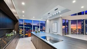 Exterior - Infinity Penthouse (Miami)