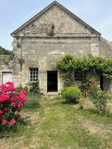 DDAY House on Stud Farm