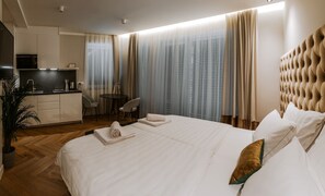 Deluxe suite, uitzicht op stad | Individueel gedecoreerd, individueel gemeubileerd, gratis wifi