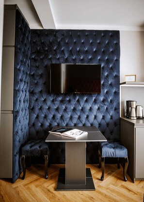 Junior Suite, Garden View | Interior - B Residence - Boutique Apartments (Ljubljana)