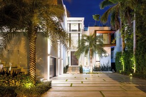 Exterior - Villa Savant (Miami Beach)