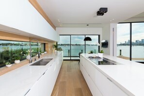 Exterior - Villa Savant (Miami Beach)