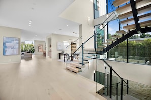 Unclassified image, 5 of 66, button - Amestoy Modern (Encino)
