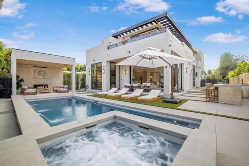 Amestoy Modern
