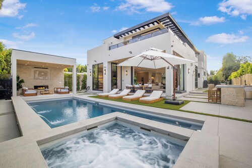 Amestoy Modern