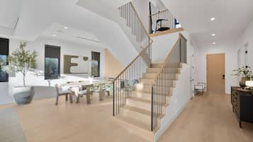 Apartment (5 Bedrooms) | Exterior