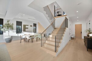 Apartment (5 Bedrooms) | Exterior