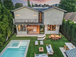 Apartment (5 Bedrooms) | Exterior
