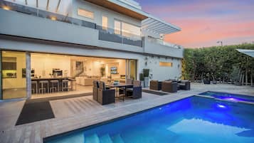 Apartamento (5 Bedrooms) | Fachada