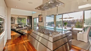 Apartment (5 Bedrooms) | Bahagian luar