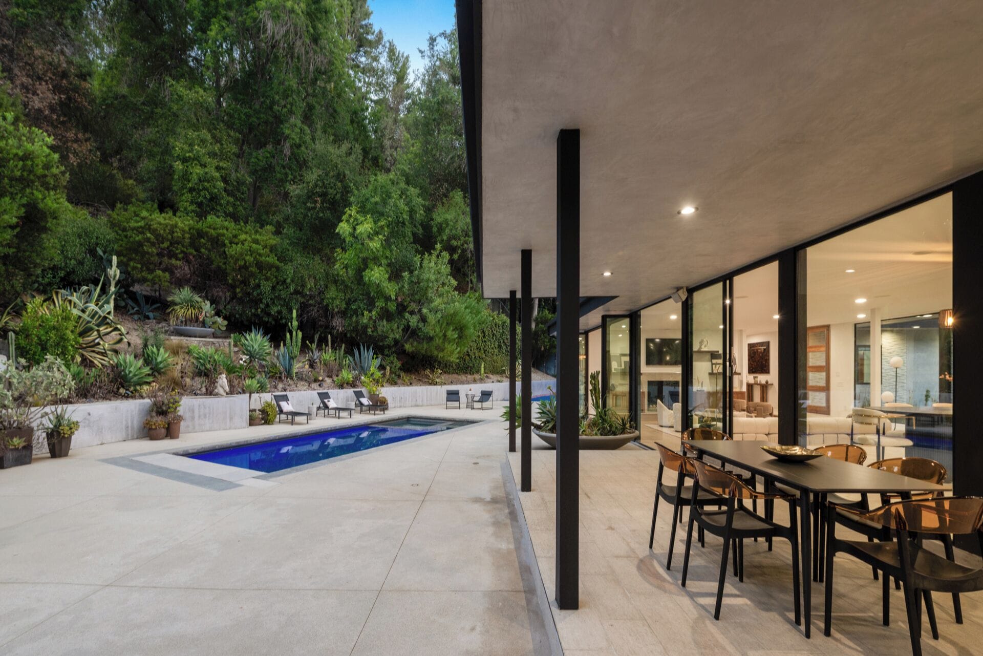 Apartment (5 Bedrooms) | Exterior