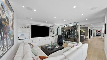 Apartamento (Multiple Bedrooms) | Fachada
