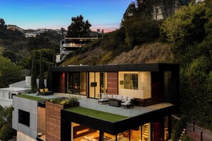 Exterior - Belfast Estate (West Hollywood)