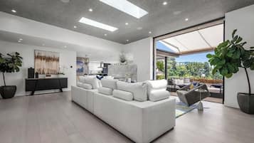 Villa (3 Bedrooms) | Exterior