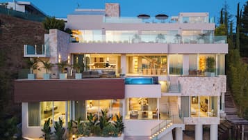 Apartamento (5 Bedrooms) | Fachada