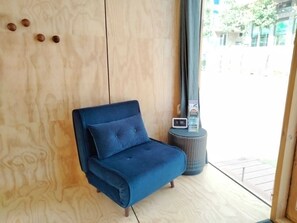Interior - Wrap Boat No. 2 at Floating Rotterdam Rijnhaven with open swimmingpool nextdoor (Rotterdam)