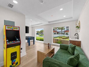 Games room - 3012 Emerald Coast C | Great For Groups, Game Rooms, Community Pool (Panama City Beach)
