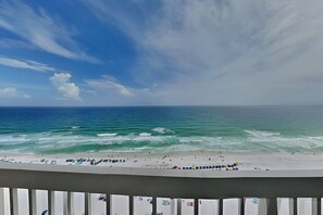 Beach - Pelican Beach #2004 | Gulf Front in Destin + Amenities (Destin)
