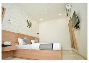 Deluxe kamer, uitzicht op stad | Een bureau, gratis wifi