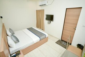 Deluxe Room, City View - Hotel Akshar Imperial (Morbi)