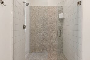 Bathroom - Golf Course Views: Pool + Golf Course Views (Washington)