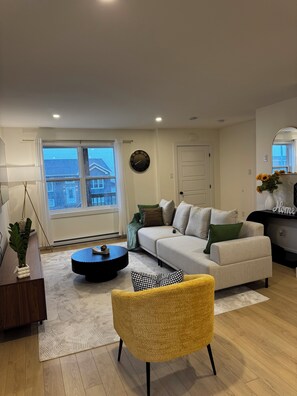 Living area - New Premium Luxury 3-Bedroom Getaway| Parking (St. John's)