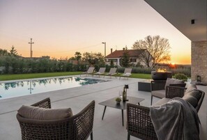 Pool - Villa Asmoa (Višnjan)