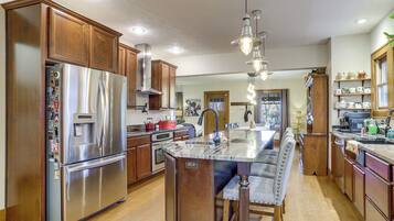 House (4 Bedrooms) | Interior
