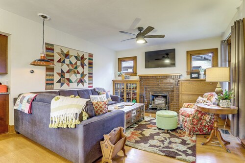 Explore Denver! Welcoming Home w/ Porch & Yard