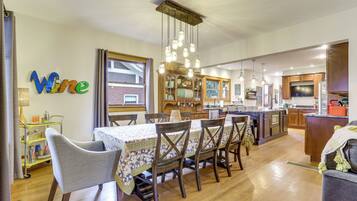 House (4 Bedrooms) | Interior