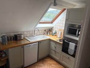 Private kitchen - Chestnut Cottage - First floor barn conversion in the Cairngorm National Park (Aviemore)