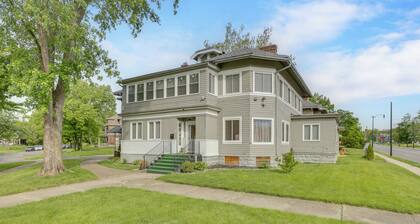 1 Mi to Dtwn Dayton: Unique 3-unit Base!
