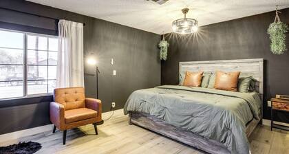 2 Mi to Chinatown Vegas! Quiet Oasis, Patio & Pool