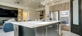 EP Oasis w/ Pool & Spa, Near I-10 & Hospitals