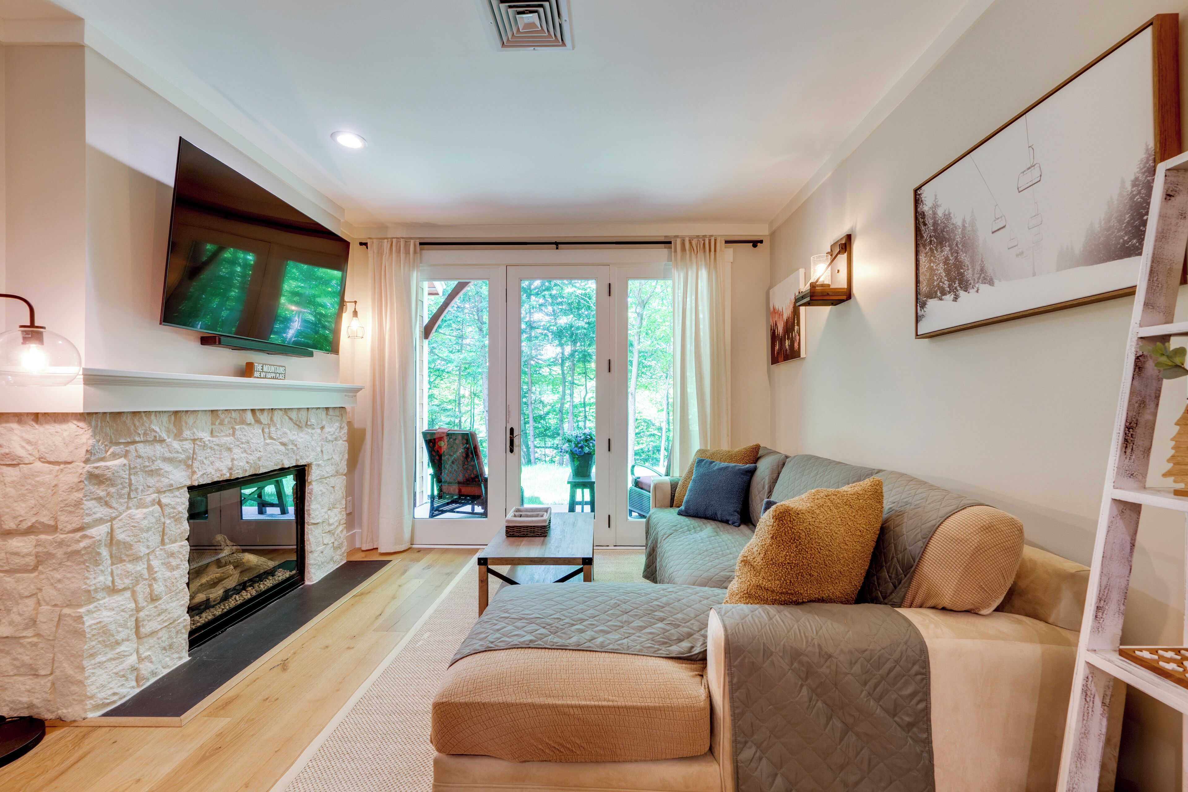 Apartment (3 Bedrooms) | Front of property