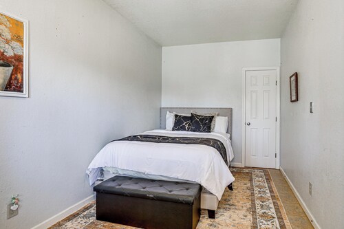 Triple-unit Galt Escape Near Lodi Vineyards!