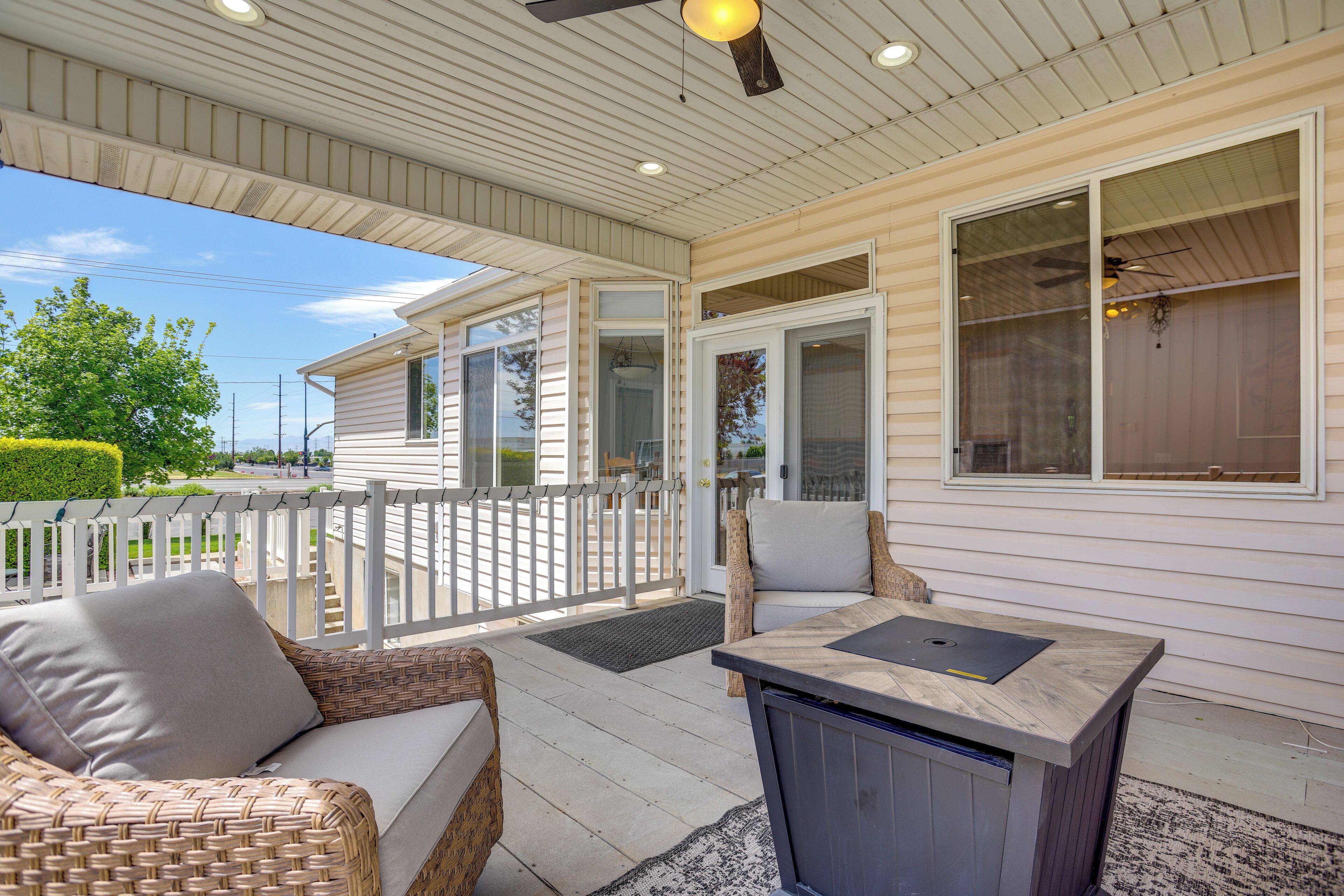 Apartment (2 Bedrooms) | Front of property
