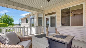 Apartment (2 Bedrooms) | Front of property